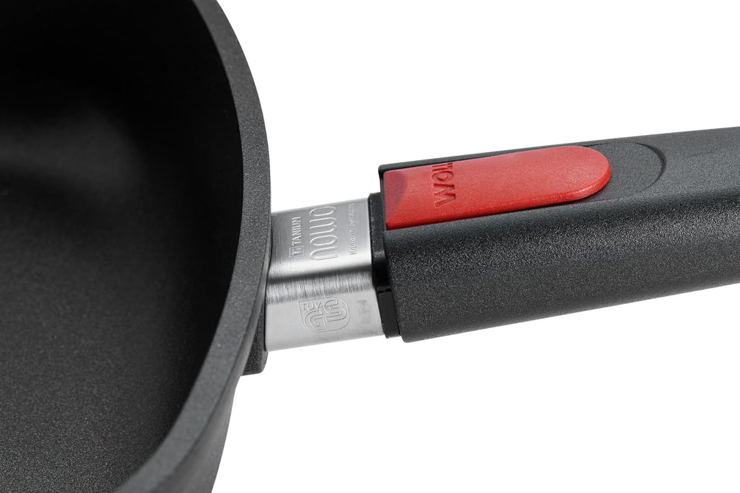 WOLL Set: nowo Titanium Gusspfanne, viereckig 28 x 28 cm, 6,5 cm hoher Rand, mit abnehmbarem Stiel,