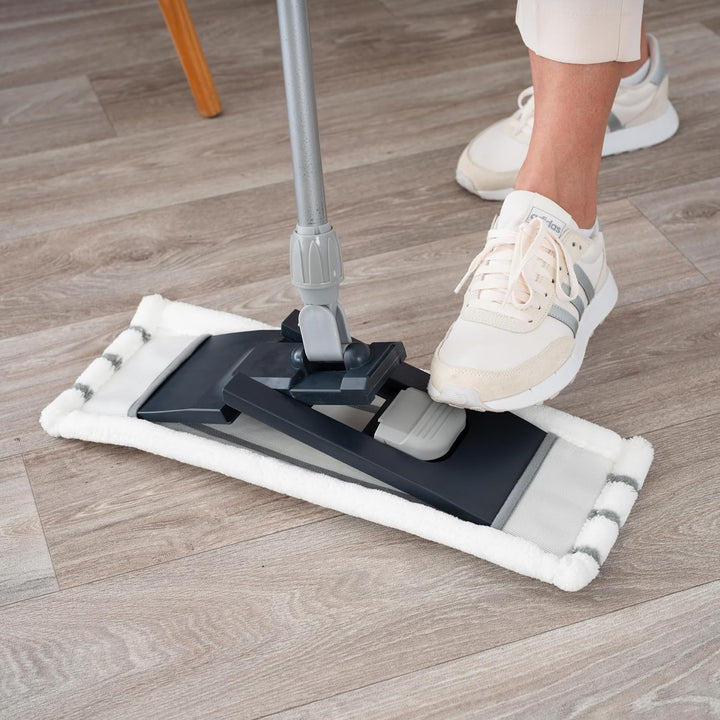 Peggy Perfect Wischmopp Bodenwischer mit verstärktem 131cm langem Teleskopstiel/inkl. 2 bei 60° wasc