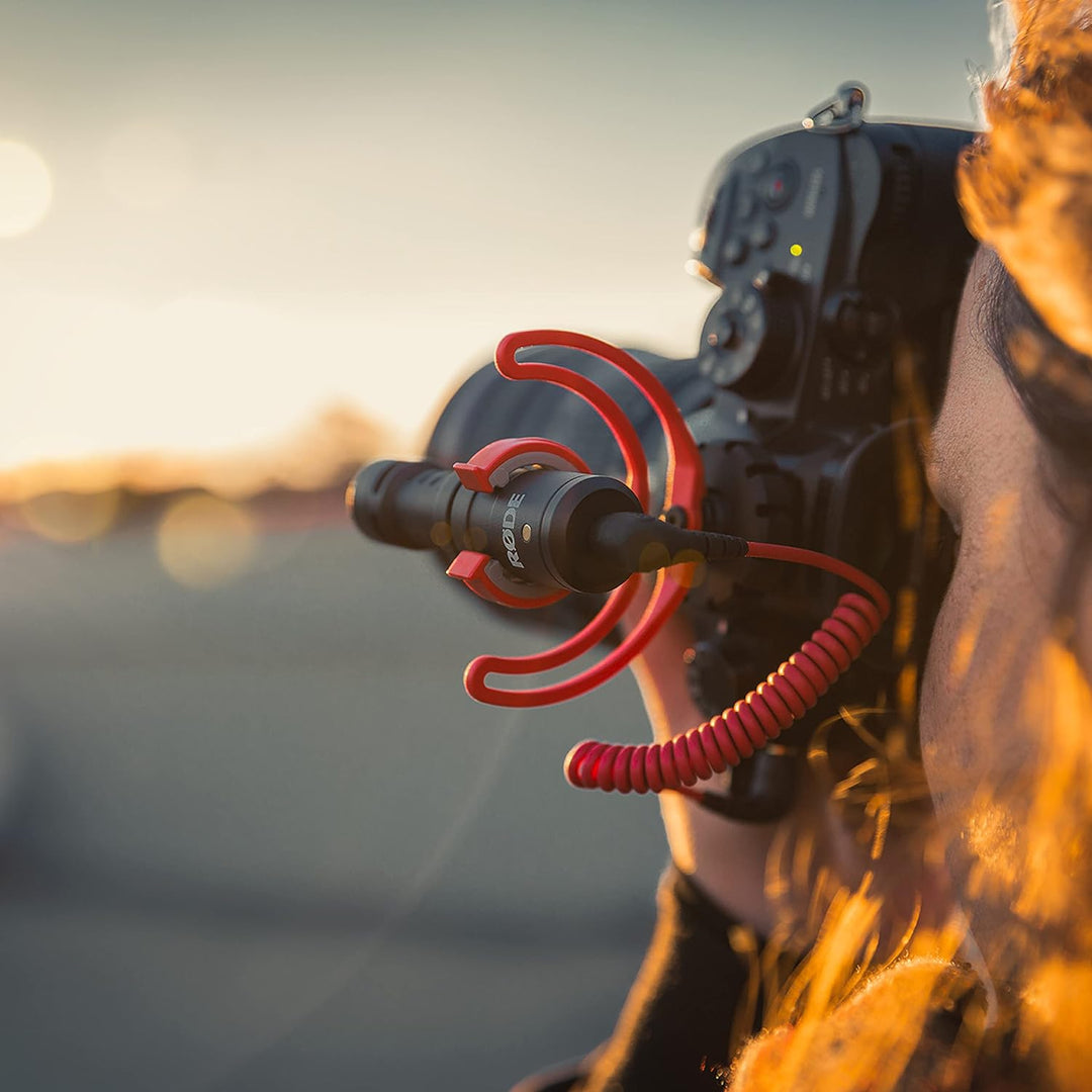 Rode VideoMicro kompakt On Camera Microphone - sortierte Farben & Rode Anschlusskabel auf Handy (0,4