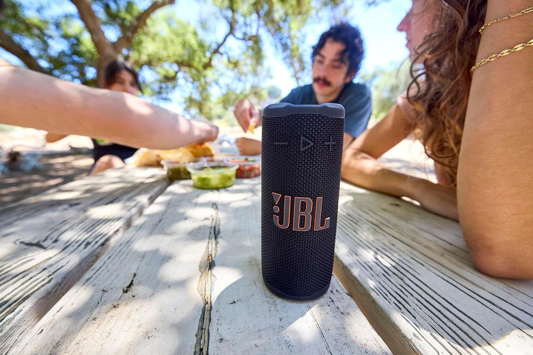 JBL Grip Kompakter Bluetooth Lautsprecher, JBL Pro Sound mit AI Sound Boost, IP68 Wasser- und Staubd