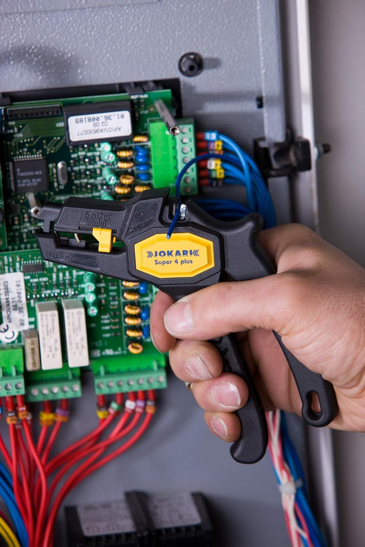 PeakTech 3432 Sicherungsfinder/Stromkreisfinder mit Steckdosentester für 230V Schuko, kontaktlose Su