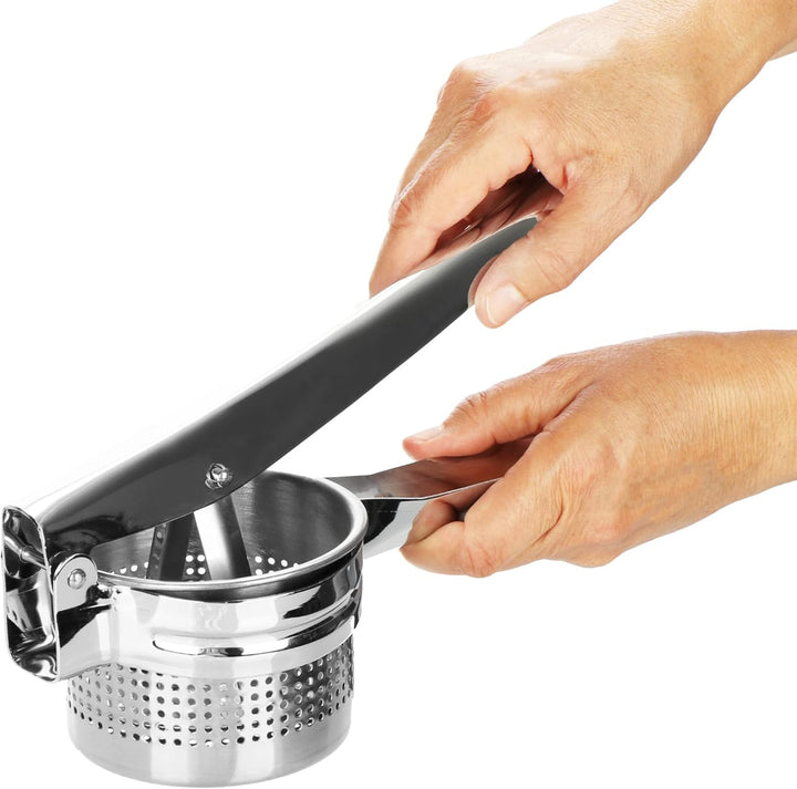 COM-FOUR® 2x Kartoffelpresse - Handpresse für Kartoffeln, Obst und Gemüse mit herausnehmbaren Siebei