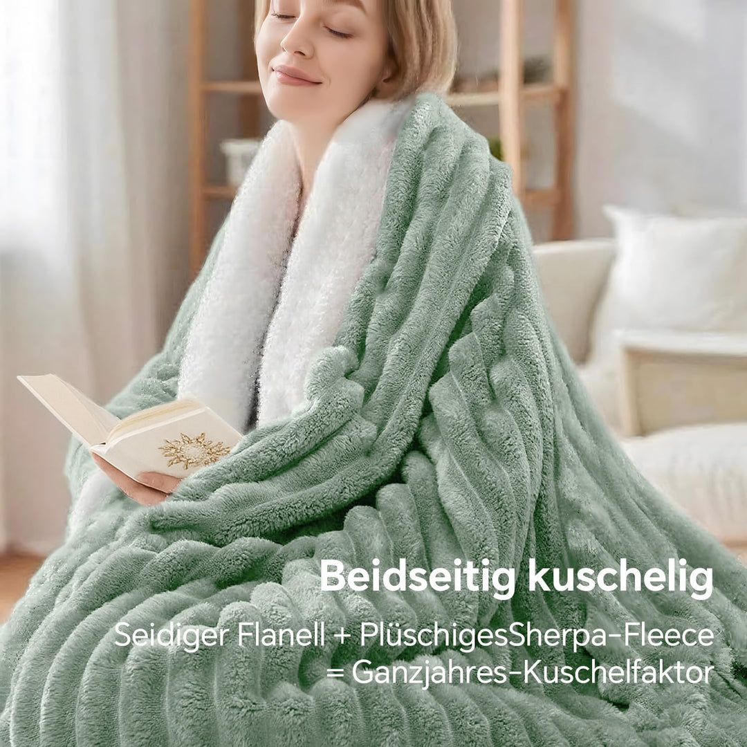 BEDELITE warme Decke Sherpa Kuscheldecke Flauschig Salbeigrün XXL 220x240 | dicke Deko Fleecedecke,