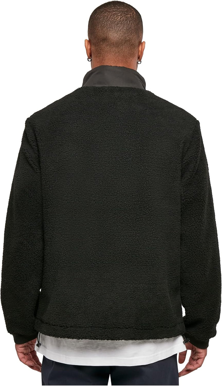 Urban Classics Patched Sherpa Jacket, legere Männer Jacke in Loose Fit Passform mit angenehmen Charm