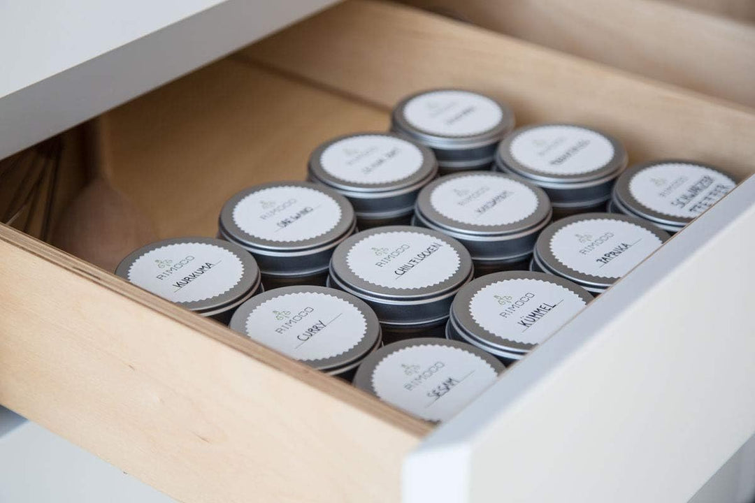 12er Pack kleine Gewürzdosen stapelbar mit extra Aromadeckel inkl. 12 Etiketten + 2 Streueinsätze |
