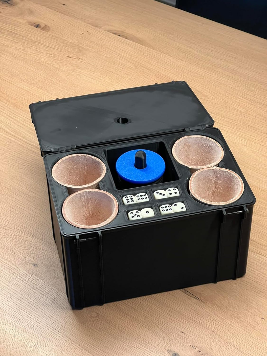 Selfmade Schockbesteck mit Box + Würfel + Becher - Knobelbesteck Schocken Knobeln (Schock Achter, Bl