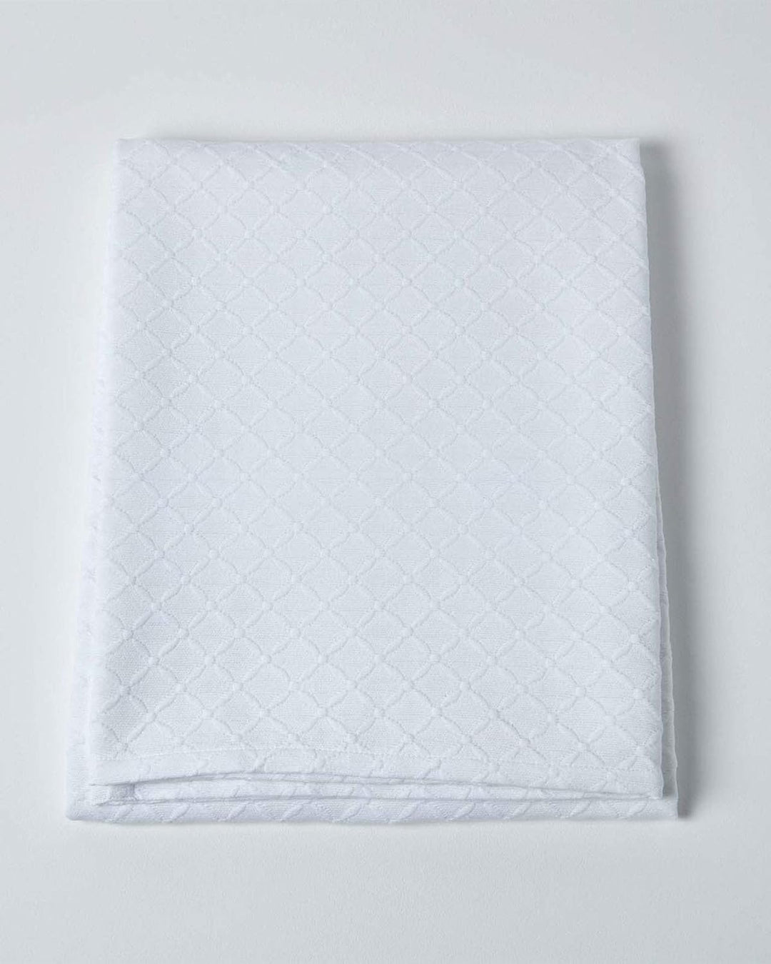 Homescapes weisse Tagesdecke mit Diamant-Muster, klassischer Bettüberwurf 260 x 260 cm im Matelassé-
