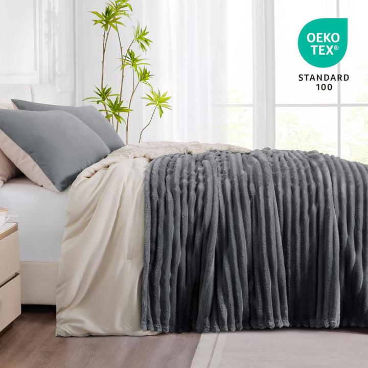 RUIKASI Kuscheldecke Flauschig Decke Grau - 220x240cm XXL Fleecedecke Sofadecke Couchdecke für Wohnz