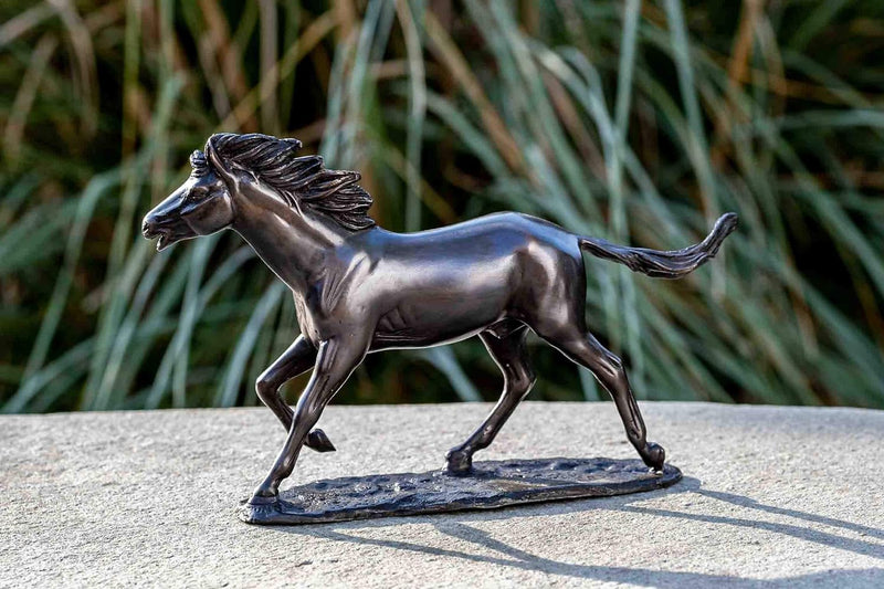 IDYL Bronze-Skulptur Galoppierendes Pferd | Tierfigur aus Bronze handgefertigt | Gartenskulptur oder