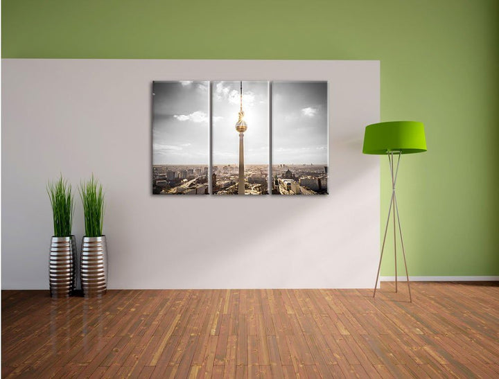 Pixxprint Berliner Fernsehturm am späten Nachmittag schwarz/weiss 3-Teiler Leinwandbild 120x80 Bild