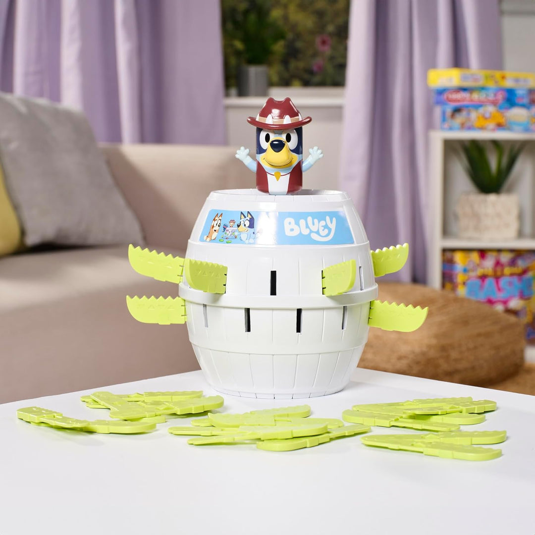 TOMY Pop Up Bluey – Lizenziertes Bluey-Spiel, basierend auf dem Klassiker Pop Up Pirate – Familiensp