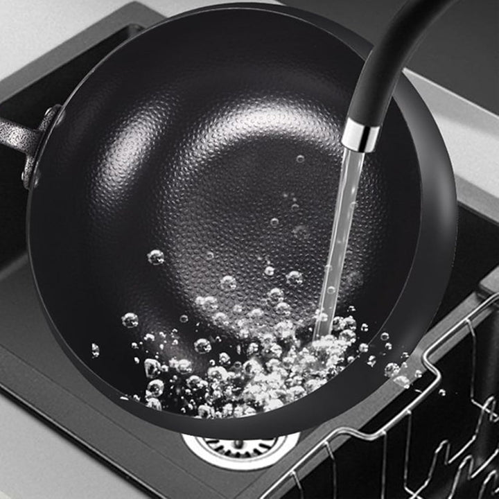 Koch-Wok, Eisen-Bratpfanne, 24 cm, kompakter, ergonomischer, unbeschichteter Wok mit Deckel, vielsei