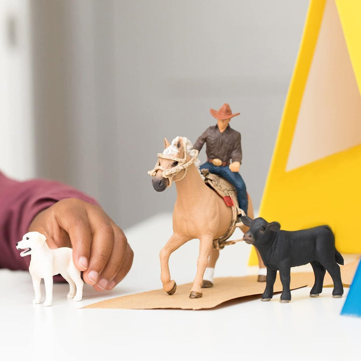 SCHLEICH Farm World | Westernreiten 42578 | Bauernhof Set mit Cowboy, Pferd, Kuh und Hund sowie Zaum