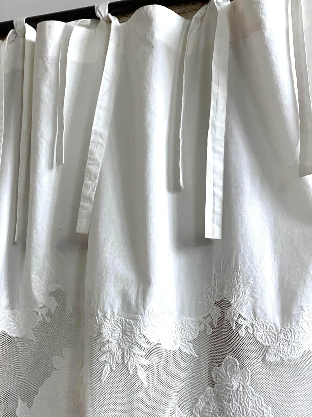 Blanc Mariclo - Hängekorb mit Bändern, Weiss, 140 x 80 cm (1 Paneau)
