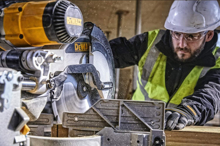 DEWALT Paneelsäge 1675W DWS780 inkl. Zubehör – Mit 305x30 mm HM-Sägeblatt ideal für den Innenausbau