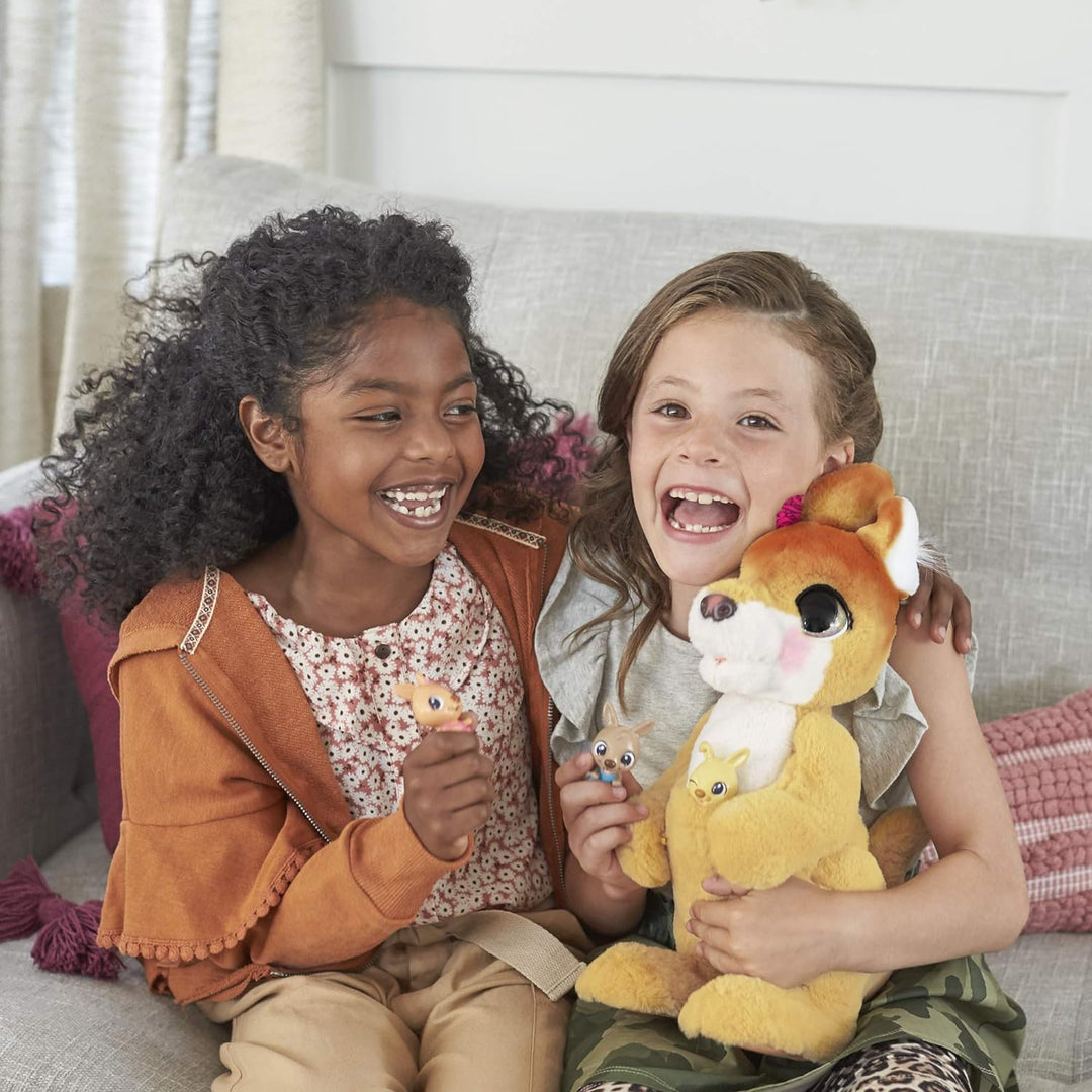 Hasbro Josie, das Känguru, interaktives Plüschspielzeug, 70+ Geräusche und Reaktionen, ab 4 Jahren,