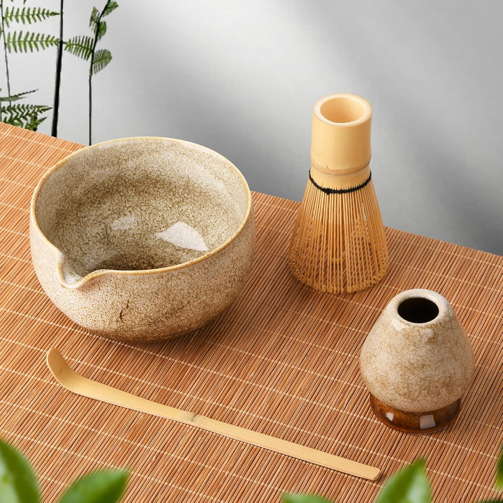 Japanisches Matcha-Teeset, Matcha-Schale mit Ausguss, inklusive handgefertigtem Keramik-Besenhalter,