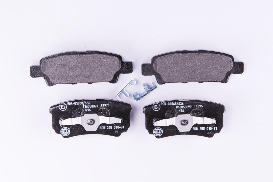 HELLA PAGID 8DB 355 010-811 Bremsbelagsatz - T1395 - Dicke/Stärke: 15.4mm - Bremssystem: Akebono - m