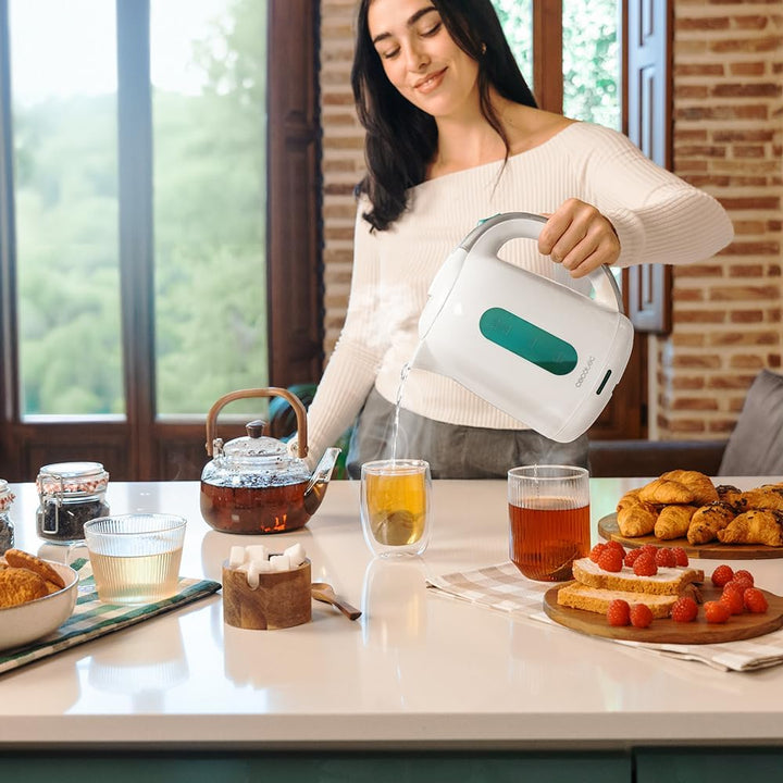 Cecotec Wasserkocher, 1,7 L Kapazität, Thermosense 180 White, 2200 W, Schnelles Erhitzen, Anti-Kalk-