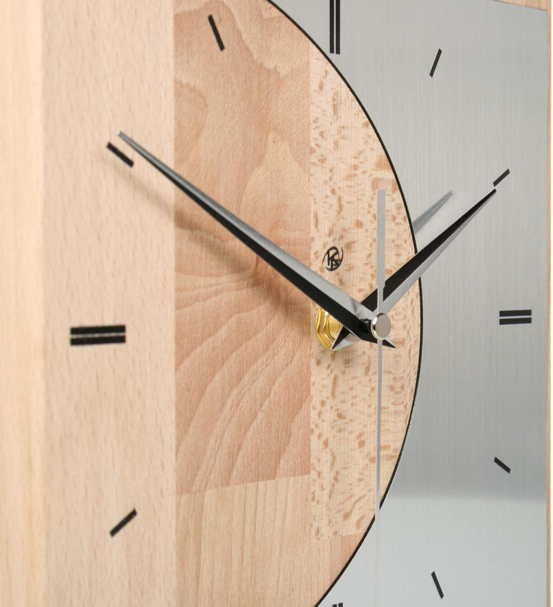 Kreative Feder Standuhr „Silvermoon“ aus Eichenholzholz – analoge Tischuhr ohne Tickgeräusche (leise