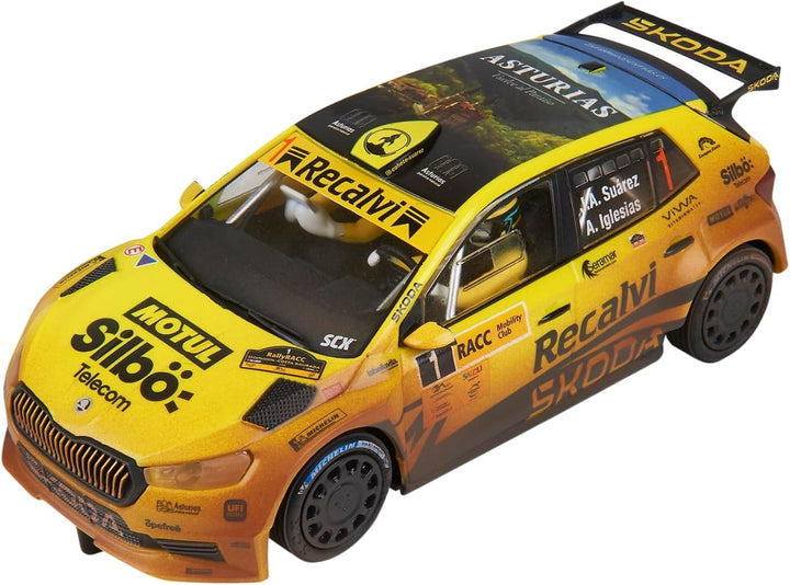 SCALEXTRIC Klassisches Rennfahrzeug - Slotauto - Massstab 1:32 (Skoda Fabia WRC2 - Suárez Mud Effect