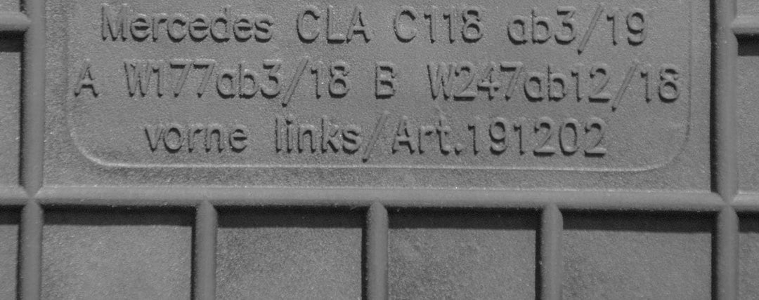 Fussmatten Vorne und Hinten 4er Set für Mercedes Benz CLA 118 seit 2019 AMG Gummi Gummimatten Vorne,