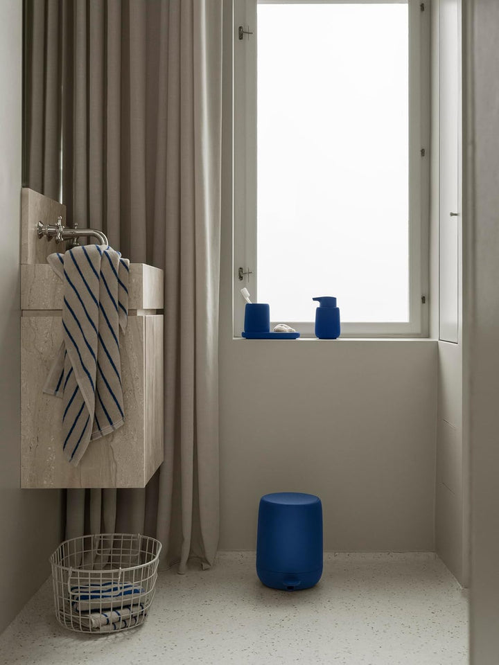 Blomus Kosmetikeimer SONO | Treteimer 3L mit Soft-Close & Pedal | Farbe Mazarine Blue | Bad Mülleime