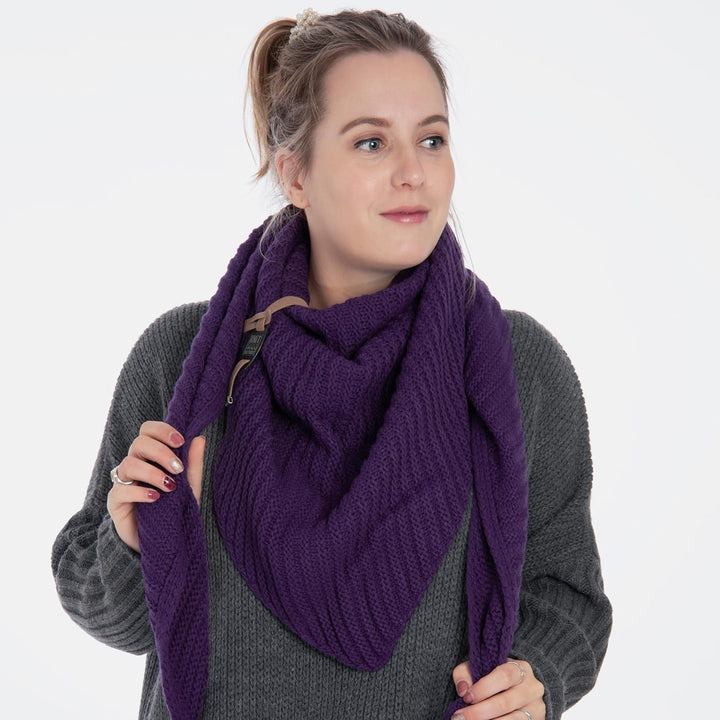 KNIT FACTORY - Demy Dreiecksschal - Damen Strickschal mit Wolle - Winterschal - Herbst & Winter Esse
