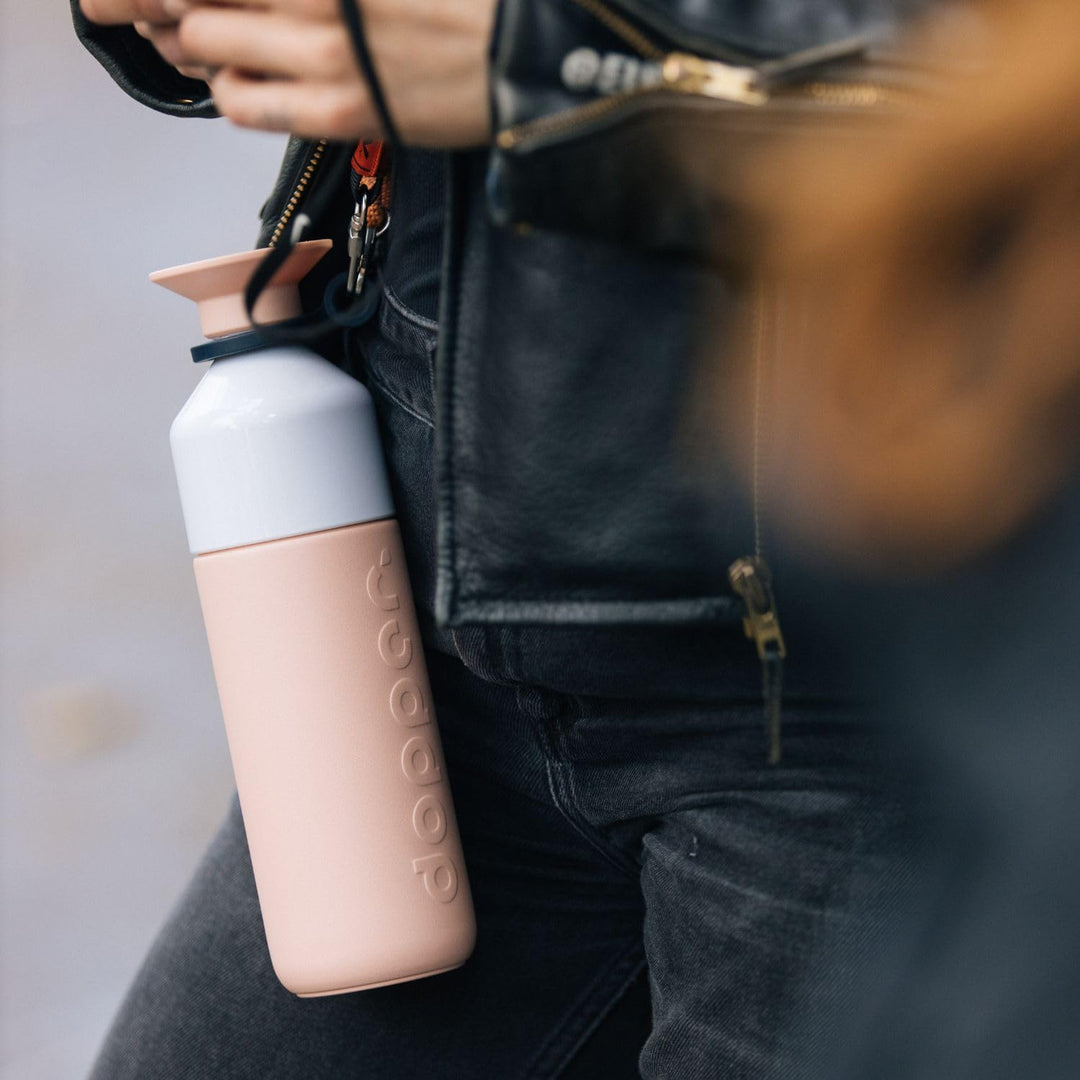 Dopper Insulated 580ml Thermosflasche Pebble Peach - Doppelwandig, auslaufsicher, hält 24h kalt/9h h