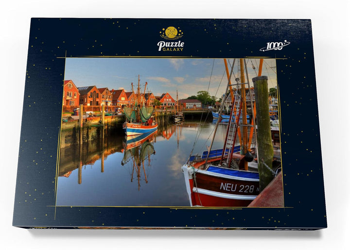 Fischerhafen mit Krabbenkuttern im Abendlicht, Neuharlingersiel, Ostfriesland - Premium 1000 Teile P