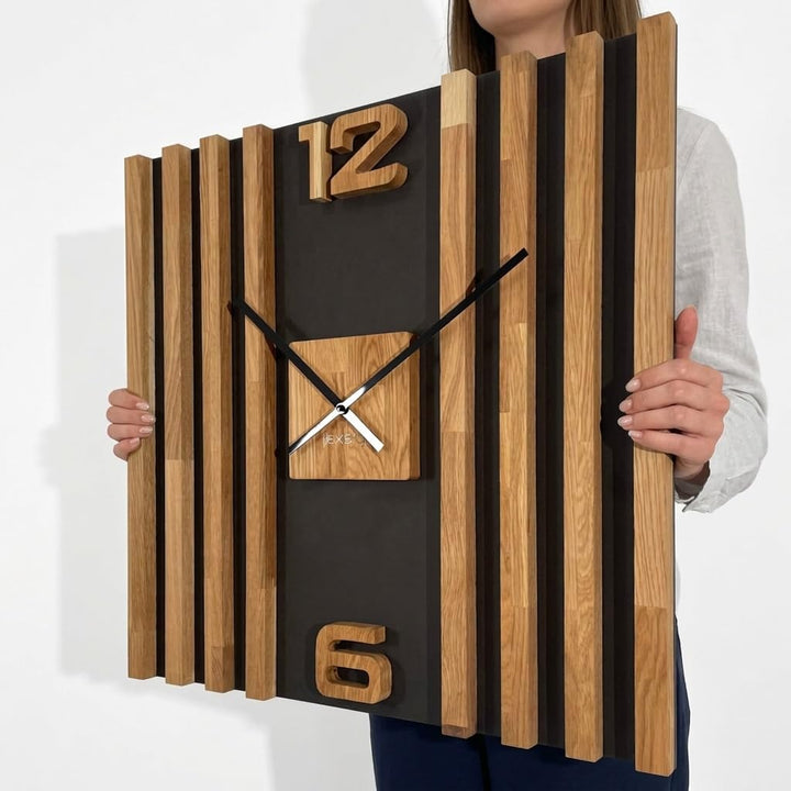 FLEXISTYLE Wanduhr gross aus Holz Lamellen SQ 60cm Holzoptik schwarz 3D Eiche modern ohne Ticken Woh