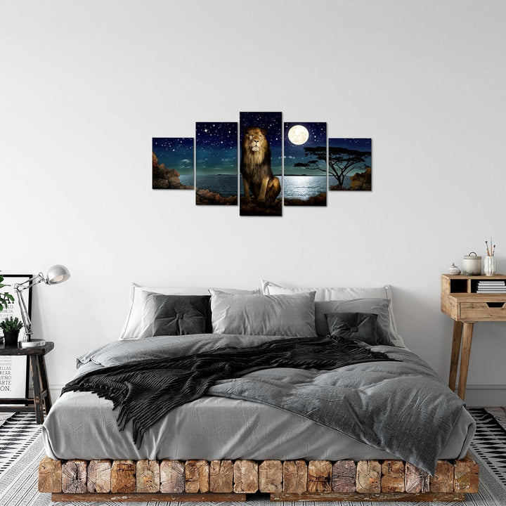 Runa Art Bild Wohnzimmer Schlafzimmer Afrika Löwe 5 Teilig Nachthimmel Mond Blau Wandbilder auf Vlie