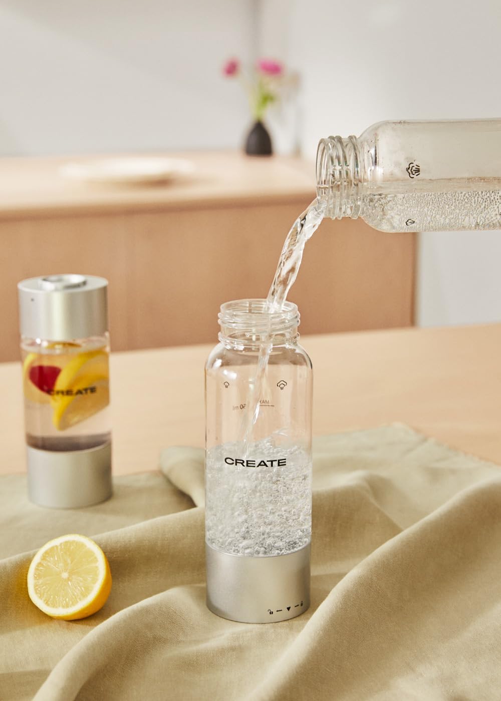 CREATE/SODA MAKER STUDIO/Wassersprudler 1L Schwarz + Doppelflasche 500ml + 350ml / Keine CO2-Flasche