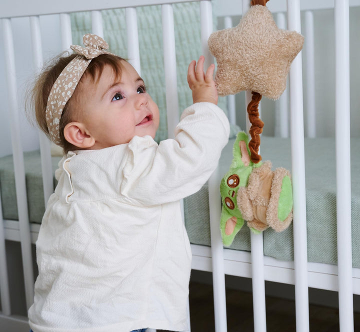 Disney Grogu Spieluhr aus Plüsch – Kuscheltier mit Einschlafmelodie, weicher Stoff, detailreicher Ch
