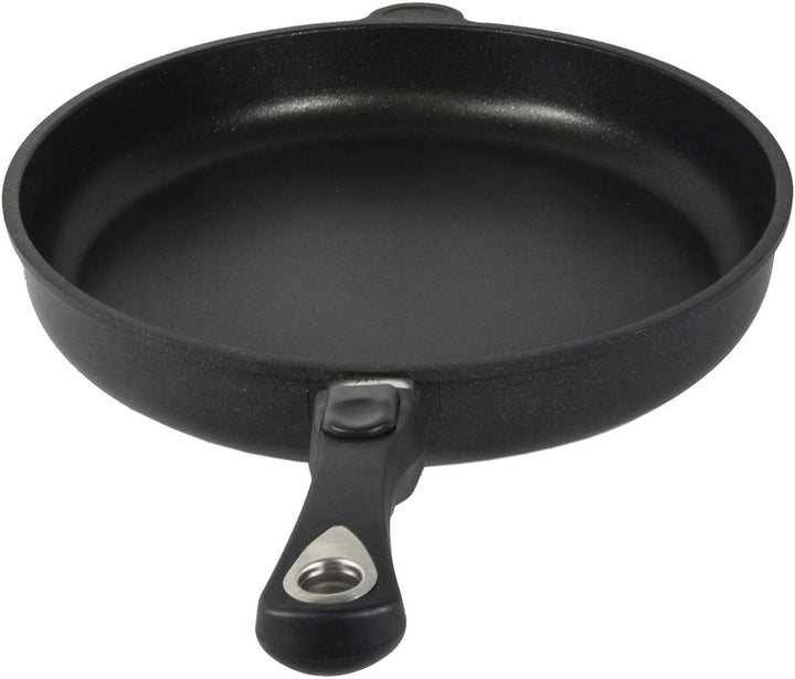 AMT Gastroguss Bratpfanne 32 cm Ø, 5 cm hoch, abnehmbarer Stiel, induktionsgeeignet, Lotan® Antihaft