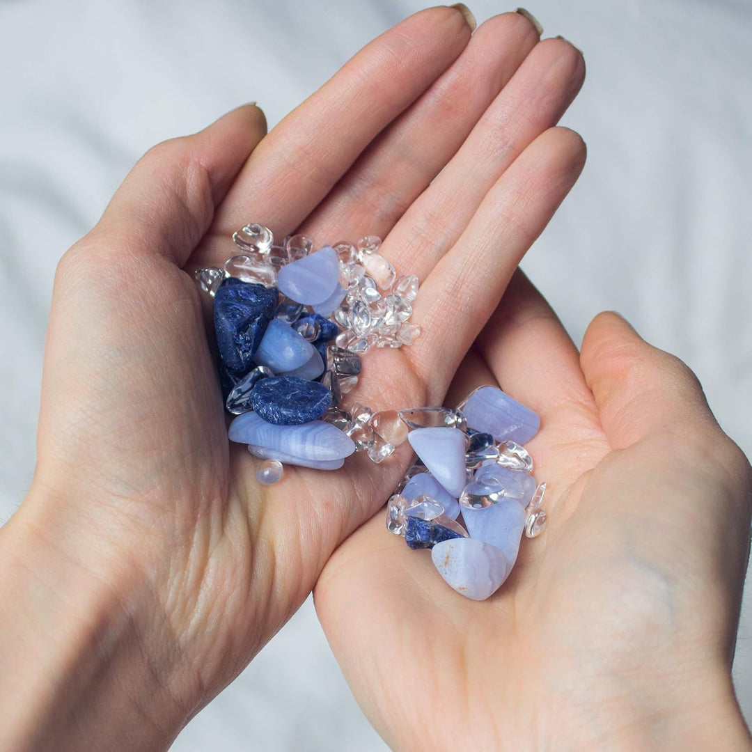 VitaJuwel Balance Edelsteinwasserset für Zuhause (Karaffe Era & Phiole) mit Sodalith, Chalcedon & Be