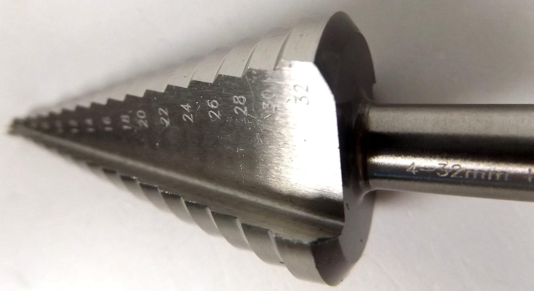 GRAPHITE Stufenbohrer, Kegelbohrer, HSS, Abstufung alle 2 mm, SS-Stahl, zum Bohren und Ausbohren von