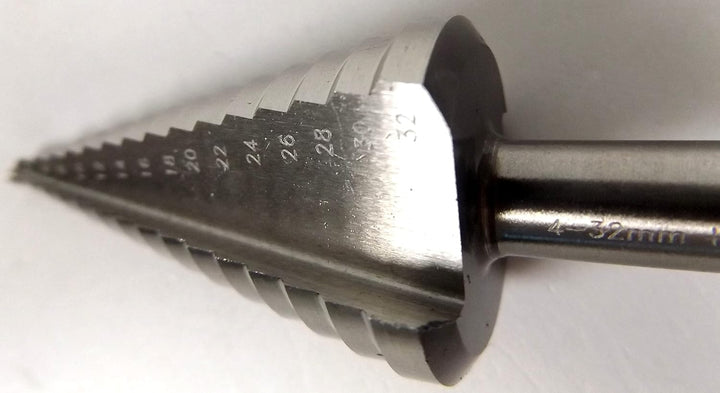 GRAPHITE Stufenbohrer, Kegelbohrer, HSS, Abstufung alle 2 mm, SS-Stahl, zum Bohren und Ausbohren von