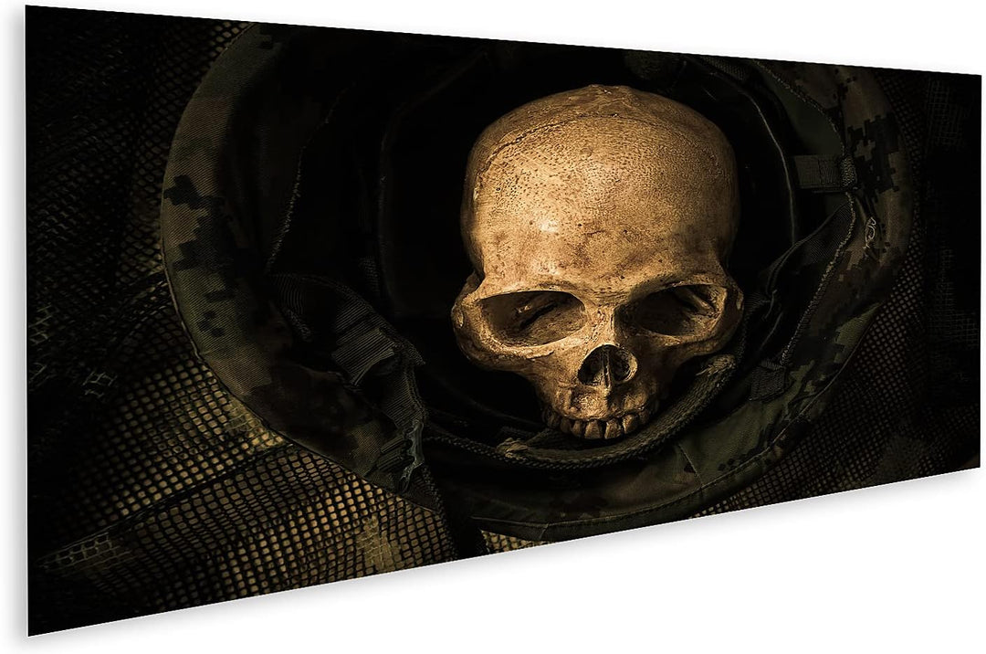 islandburner Bild auf Leinwand Stilleben Mit Menschlichen Schädel In Soldatenhelm Bilder Wandbilder