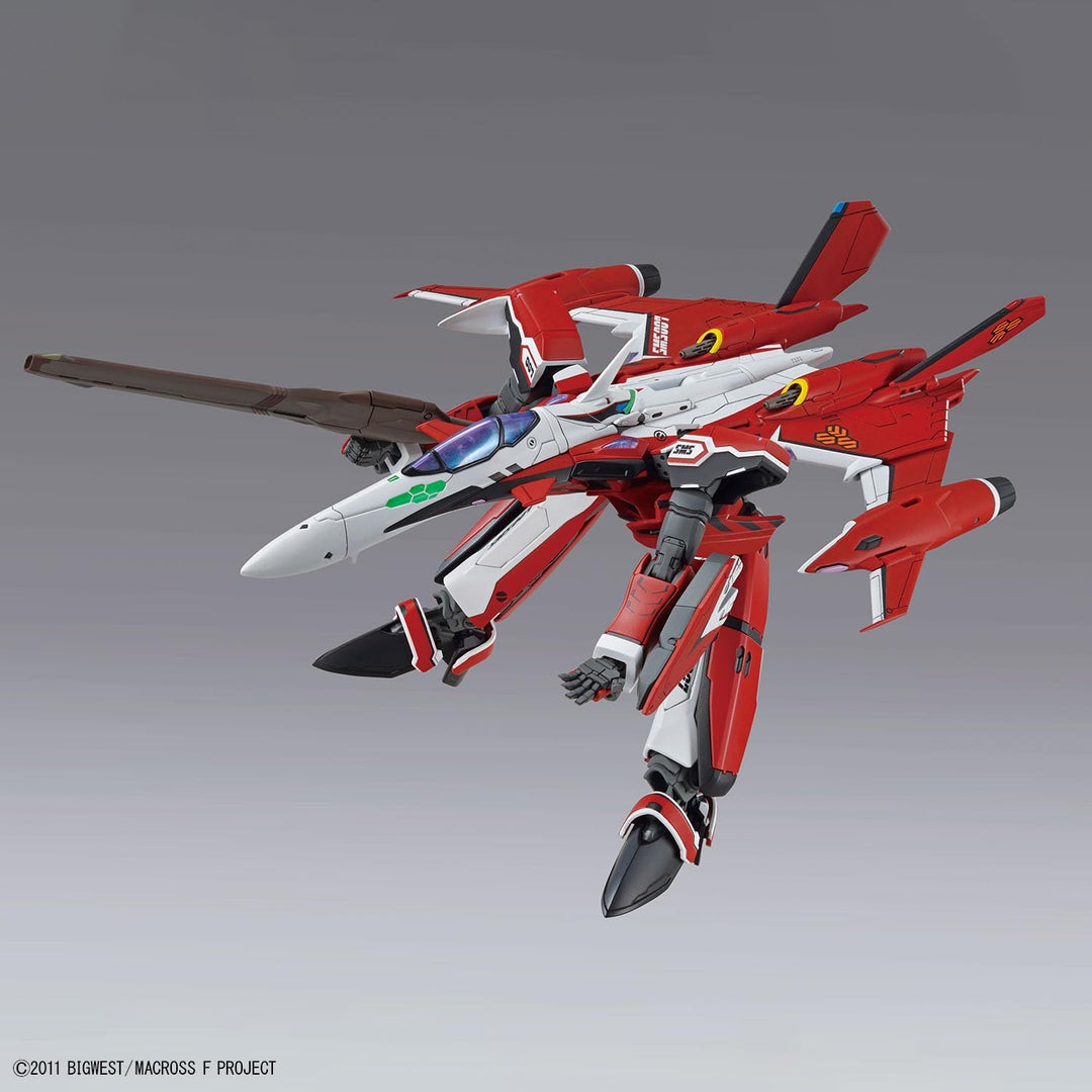 BANDAI MODEL KIT Macross – HG 1/100 YF-29 Durandal Valkyrie (Alto Saotome) – Modellbausatz