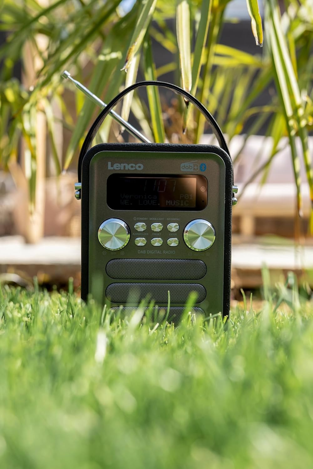 Lenco PDR-051 Tragbares DAB+ Retro Radio - PLL FM Radio mit Bluetooth - Integrierter Akku - 1800mAh