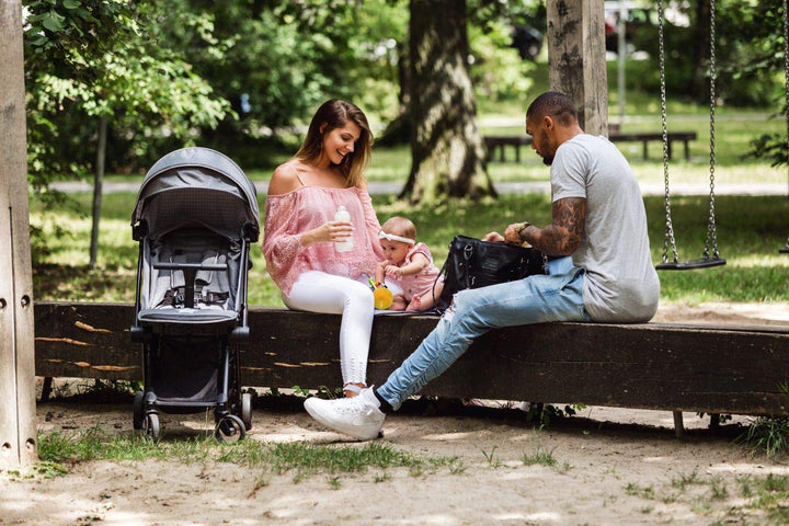 Osann Wickeltasche Sarah Harrison schwarz mit herausnehmbarer Wickelunterlage