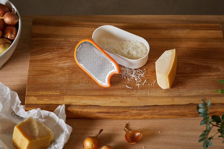 Fiskars Handreibe mit Behälter, Füllinhalt: 400 ml, Masse (LxBxH): 16,8 x 9,0 x 5,9 cm, Metall/Kunst