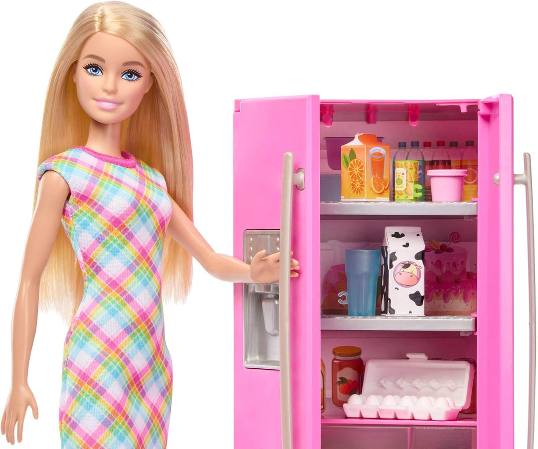 Barbie-Puppe und Küche Spielset mit Kühlschrank und 10 Zubehörteilen, darunter Essen und Aufkleberbo