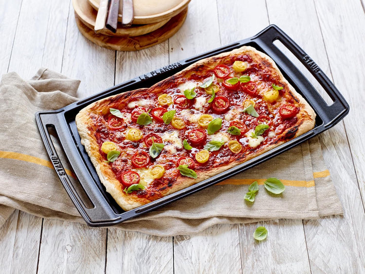 Staub 1003954 Plancha, Induktionsgeeignet, Gusseisen, Schwarz, 38 cm, 47.3 x 25 x 4.2 cm, 1 Einheite