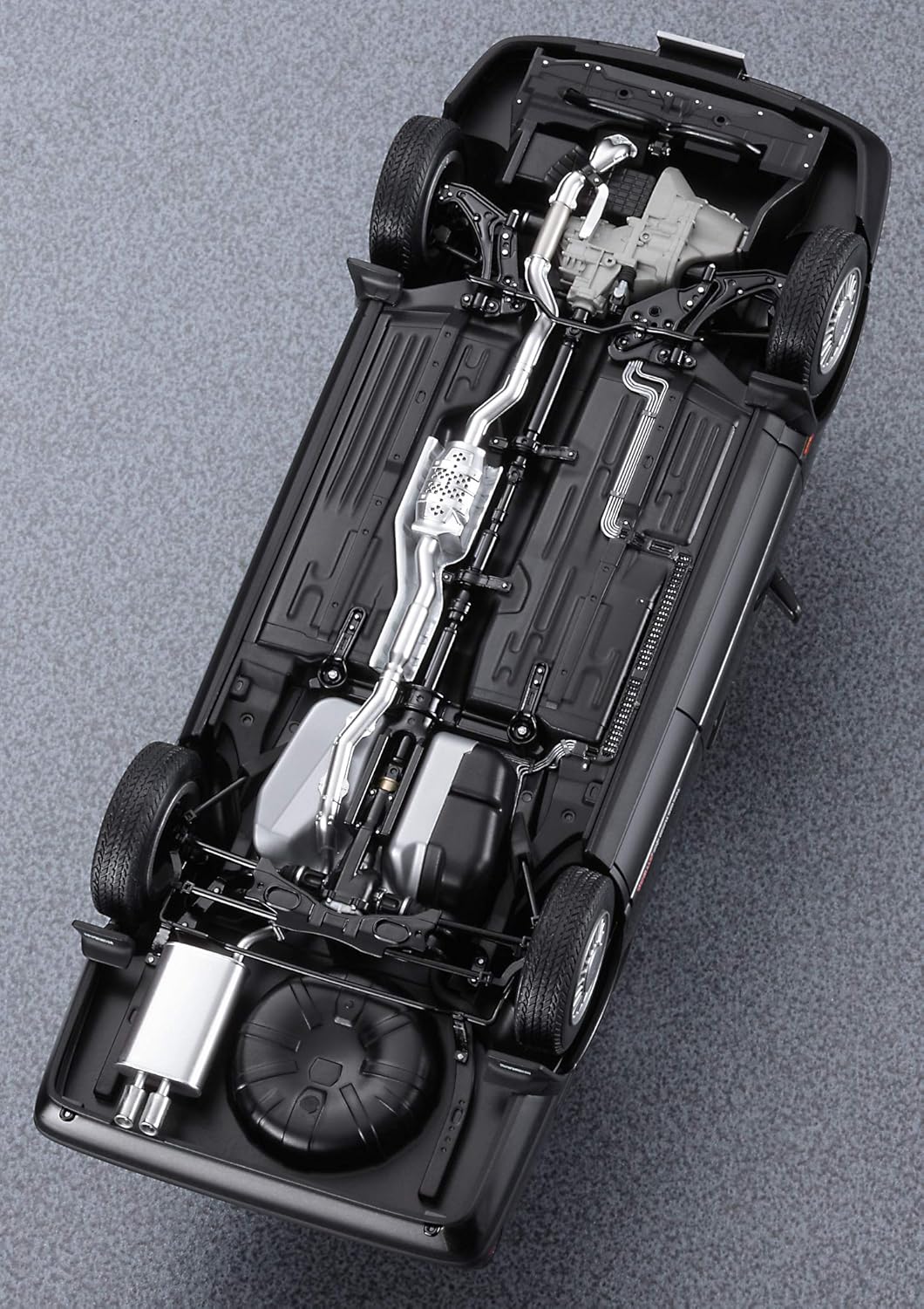 Hasegawa HC33 1/24 Nissan Bluebird 4-Türer, Sedan, SSS-Attesa Plastikmodellbausatz, Geformte Farbe