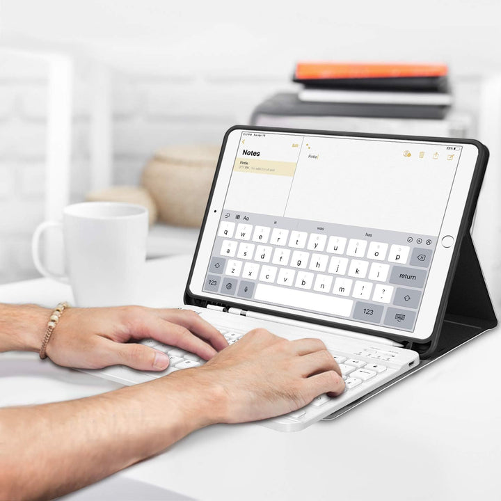FINTIE Tastatur Hülle für iPad 10.2 Zoll (8. und 7. Generation - 2020/2019), Soft TPU Rückseite Gehä