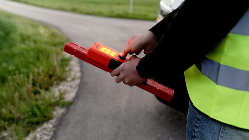 Osram LEDguardian TRUCK FLARE Signal TA19, aufstellbare LED Warnleuchte für LKW, Bus, Fahrzeuge über