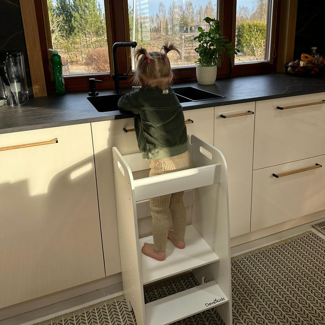 Lernturm ab 1 Jahr, höhenverstellbar mit 5 Ebenen, belastbar bis 110kg - Montessori Learning Tower (