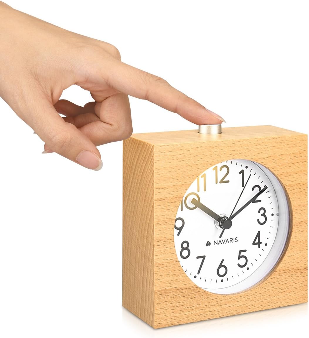 Navaris Analog Holz Wecker mit Snooze - Retro Uhr im Viereck Design mit Ziffernblatt Alarm - Leise T